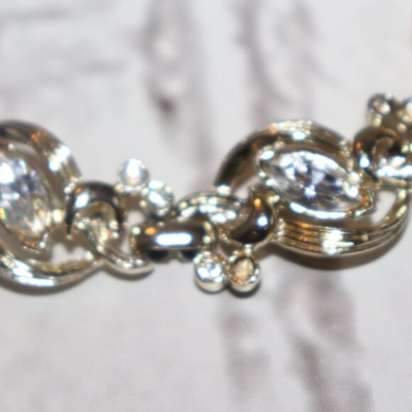 Beautiful gold and rhinestone Kramer bracelet 7" - Picture 4 of 8